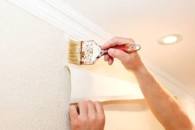 Pose de papier peint à Serbannes — revêtements muraux et toiles de verre
